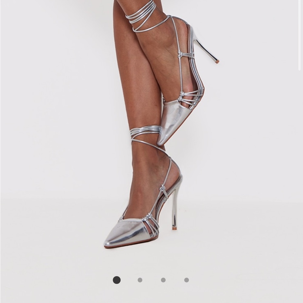 Silver pointed stilletto